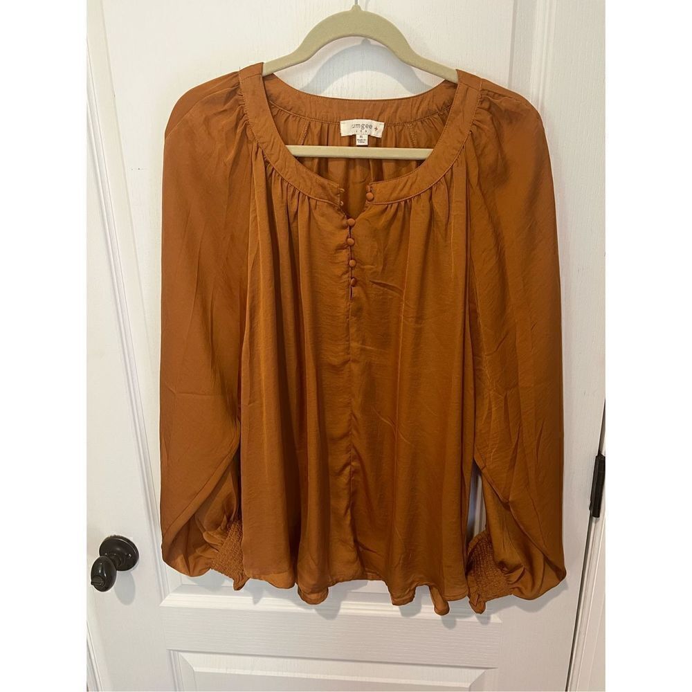 New Umgee Gold Brown Blouse with ruched sleeve detail, Button down front
